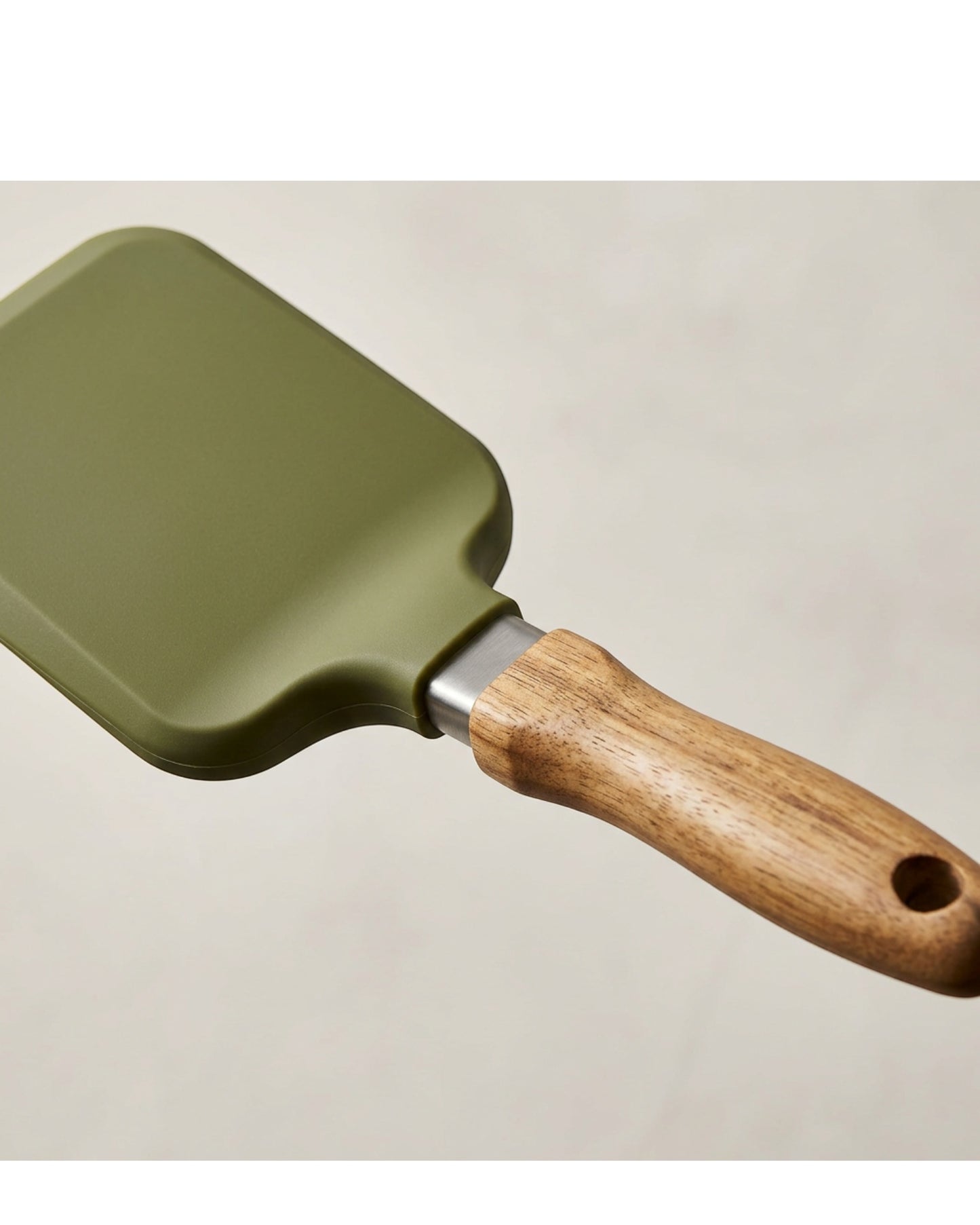 Heoub Wood-Handle Silicone Solid Turner 32 cm Olive - Detail view